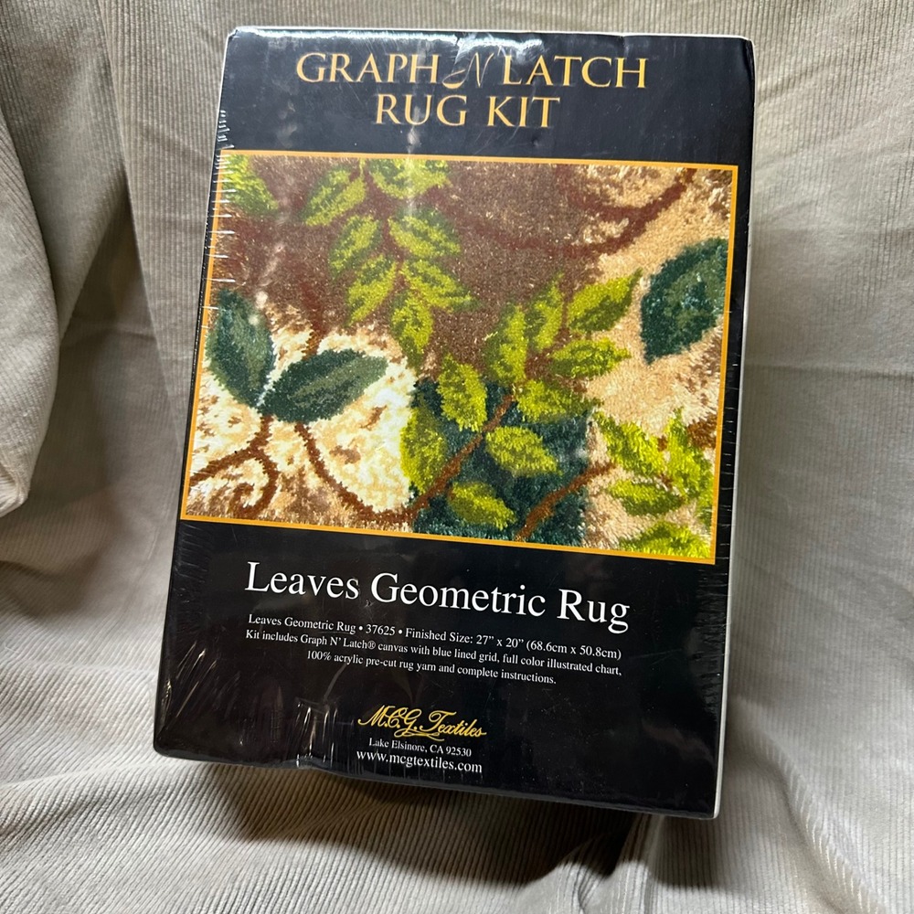 MCG Textiles Leaves Geometric Latch Hook Rug Kit 37625 27x20 New Sealed